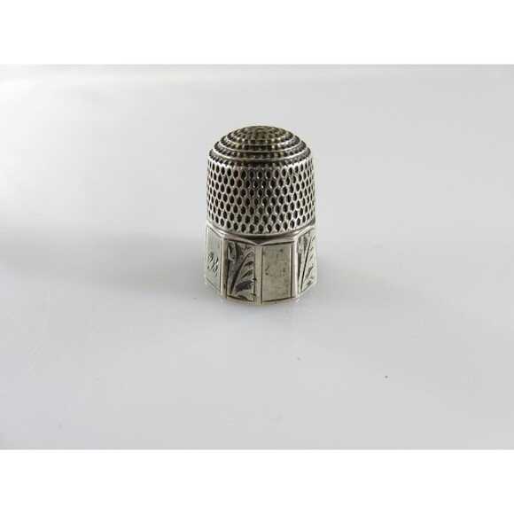 Antique Thimble Octagon Form F.A.B. Number 8 Sterling Silver Chamfered Decorated - Picture 1 of 7